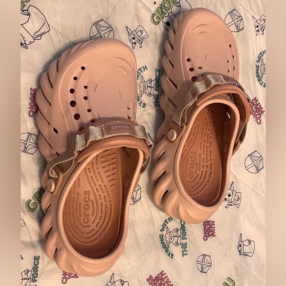 CROCS Women's Coral Sandals - Picture 4 of 5